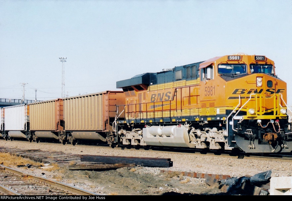 BNSF 5981 West